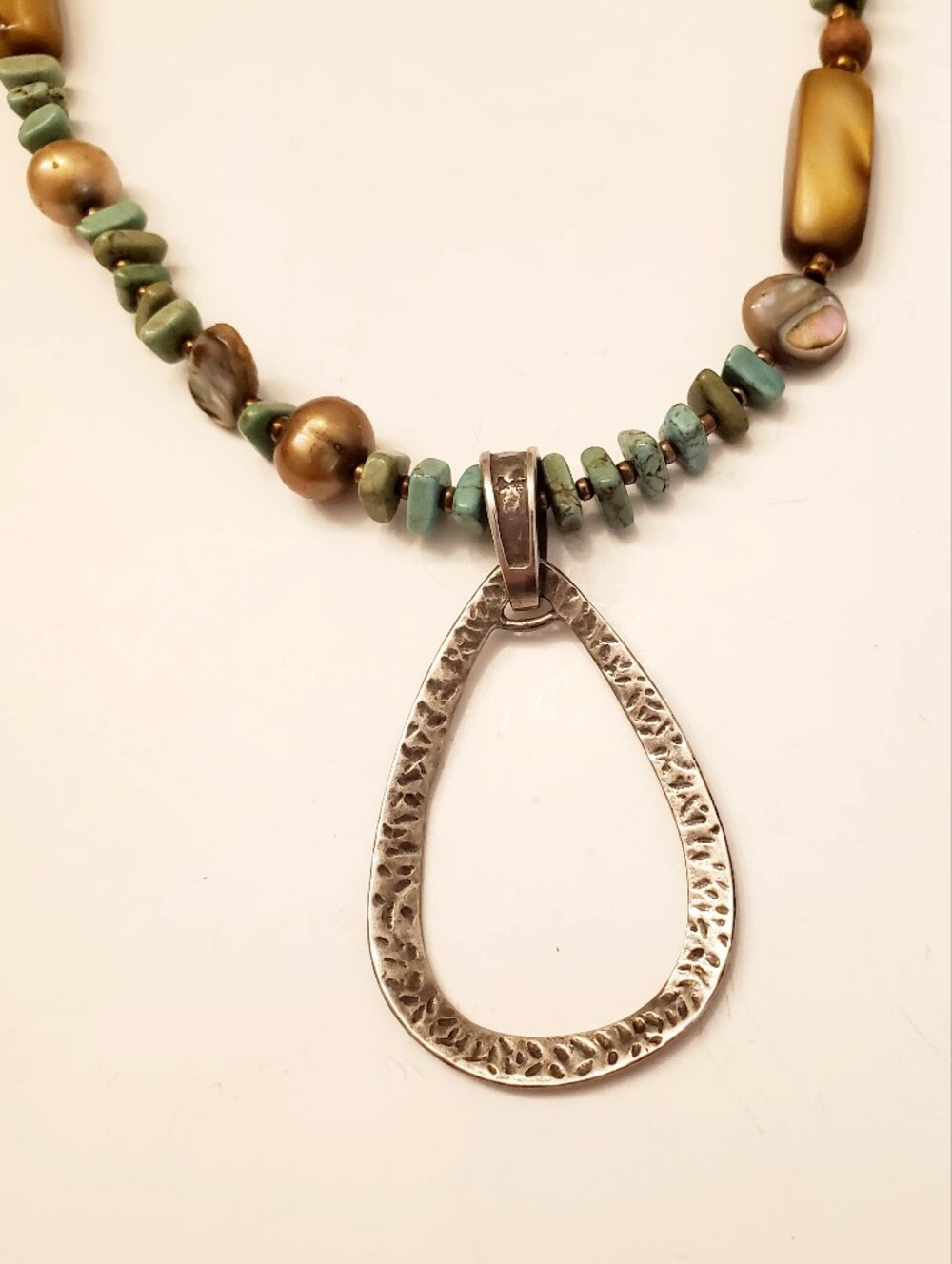 SILPADA Sterling Hammered Teardrop Pendant Necklace Green Turquoise Beads Abalon - Picture 6 of 6